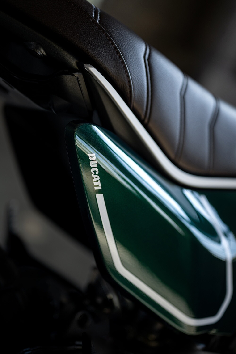 Ducati Nighshift Emerald Green 2026: le foto dell'icona nostalgica della famiglia Scrambler