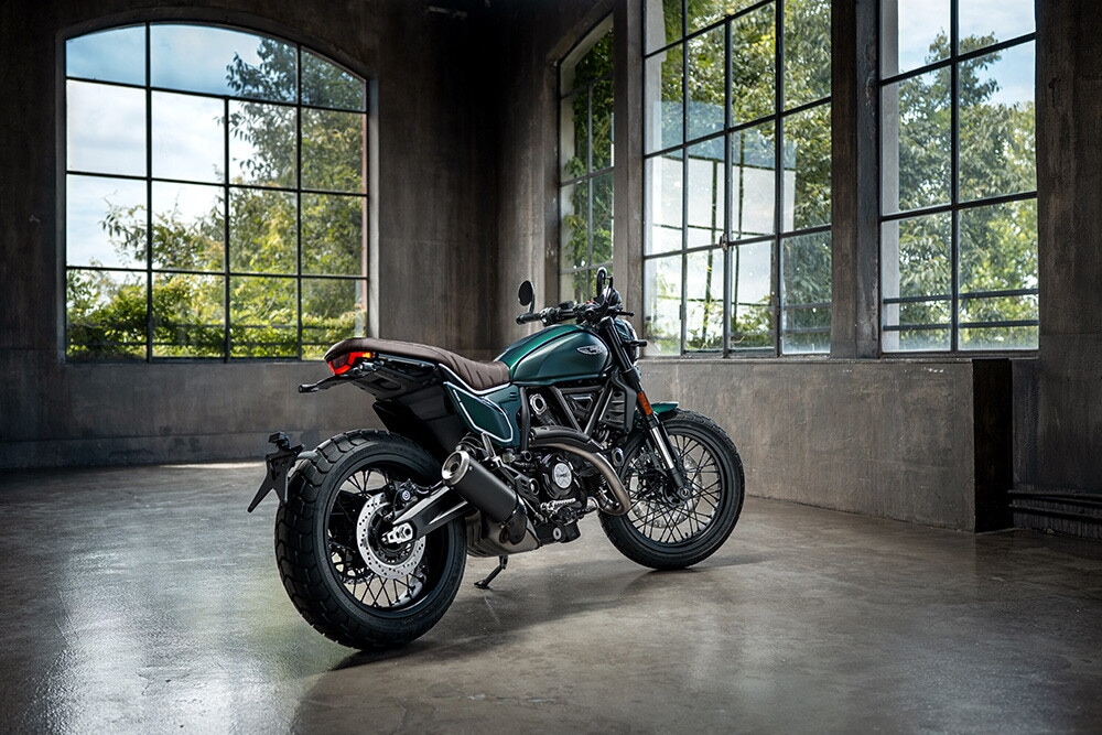 Ducati Nighshift Emerald Green 2026: le foto dell'icona nostalgica della famiglia Scrambler