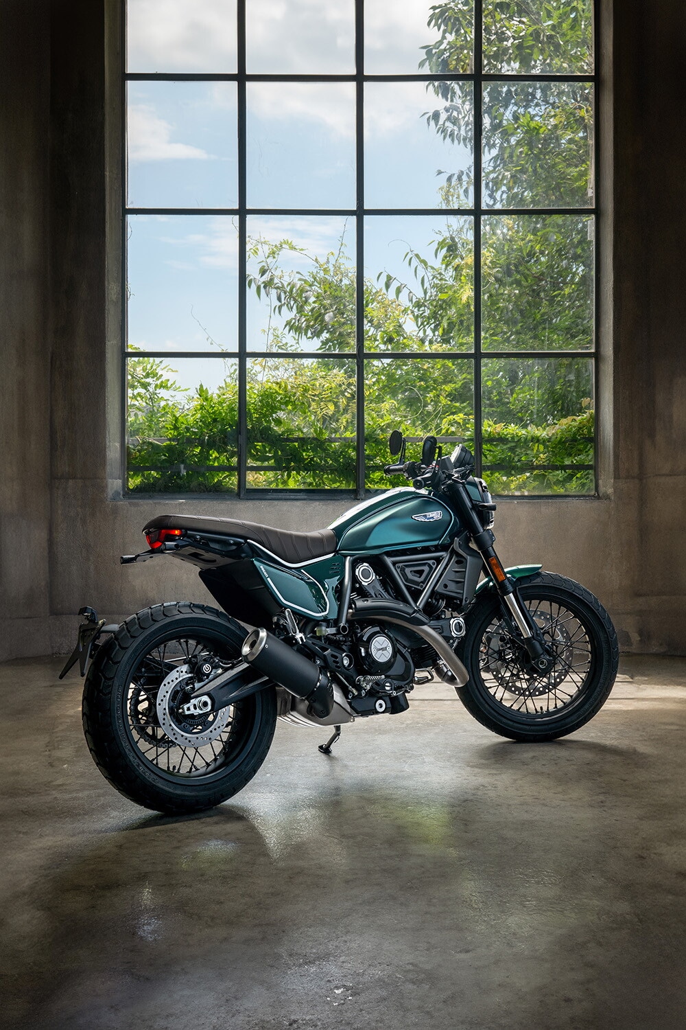 Ducati Nighshift Emerald Green 2026: le foto dell'icona nostalgica della famiglia Scrambler