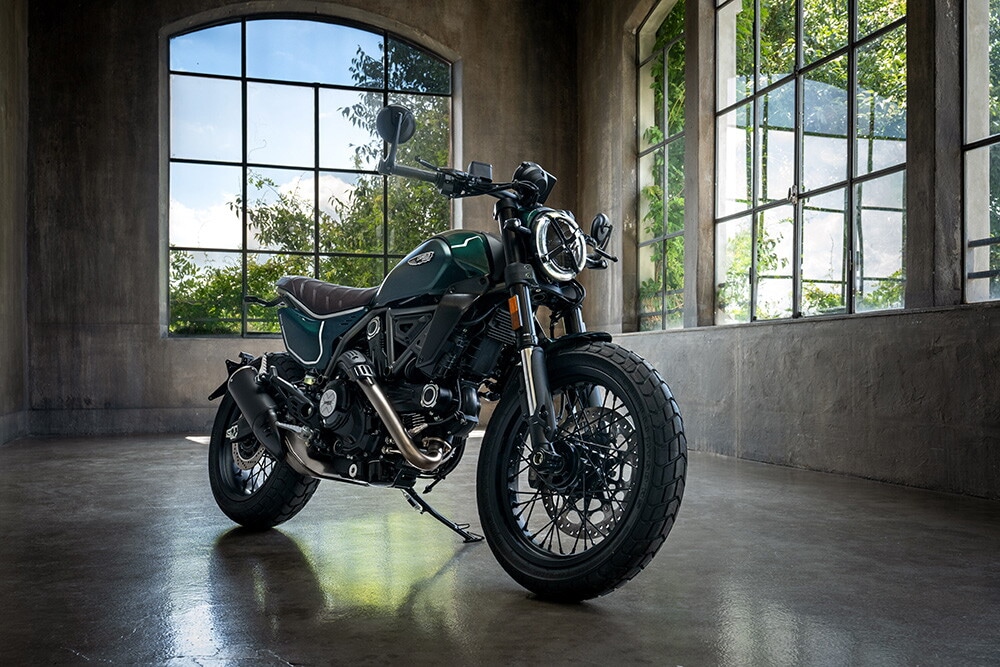 Ducati Nighshift Emerald Green 2026: le foto dell'icona nostalgica della famiglia Scrambler