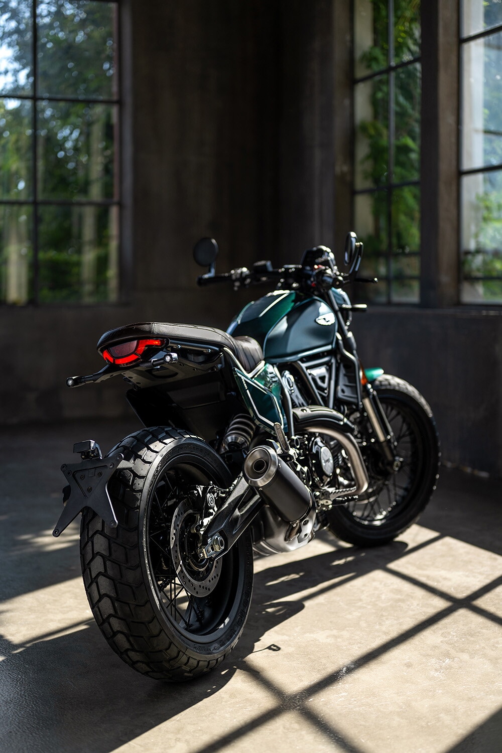 Ducati Nighshift Emerald Green 2026: le foto dell'icona nostalgica della famiglia Scrambler