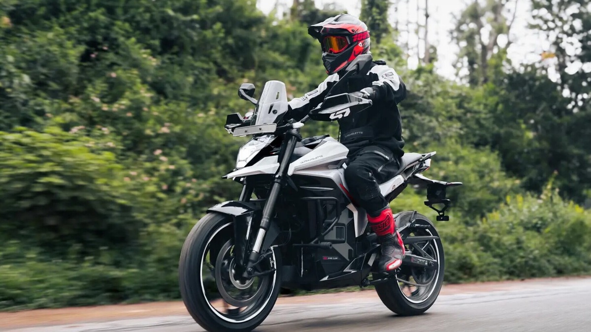 Ultraviolette X-47, la crossover elettrica indiana garantita per 800.000 Km