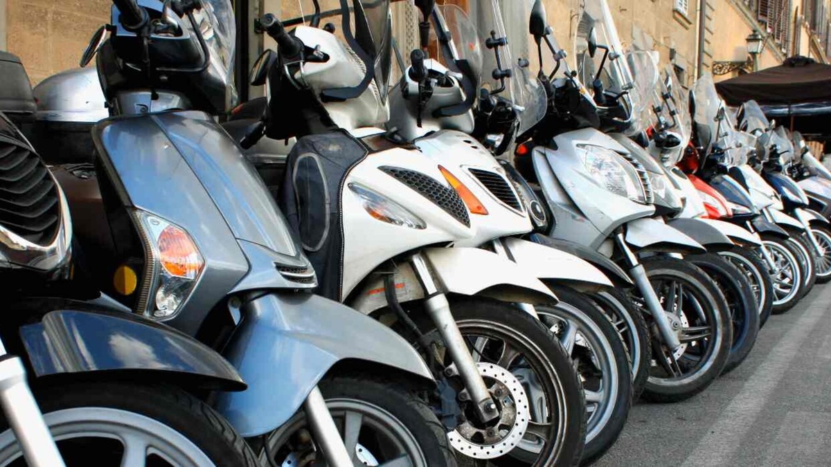 Milano rinvia di un anno il blocco a moto e scooter Euro 2 e Euro 3