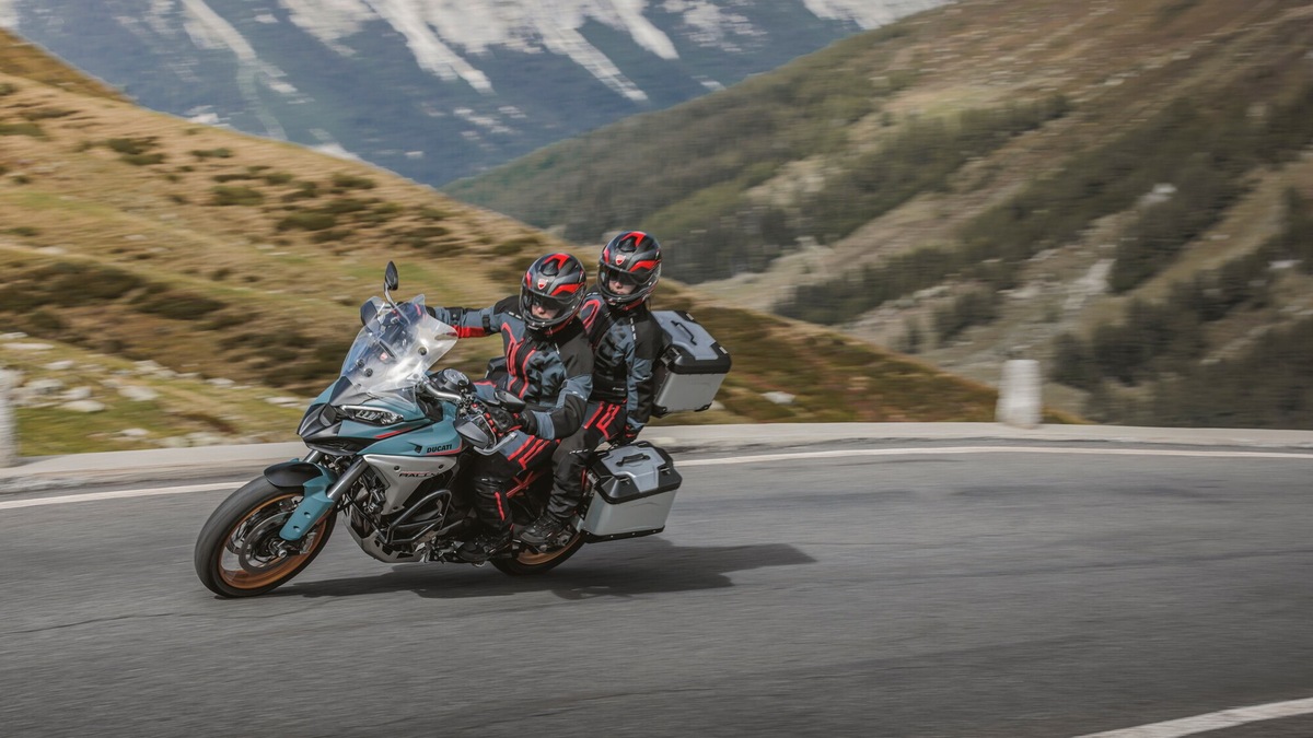 Ducati Multistrada V4 Rally 2026: le foto