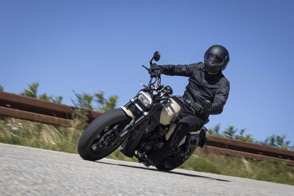 Benelli Leoncino Bobber 400: le foto dello stile custom secondo Pesaro