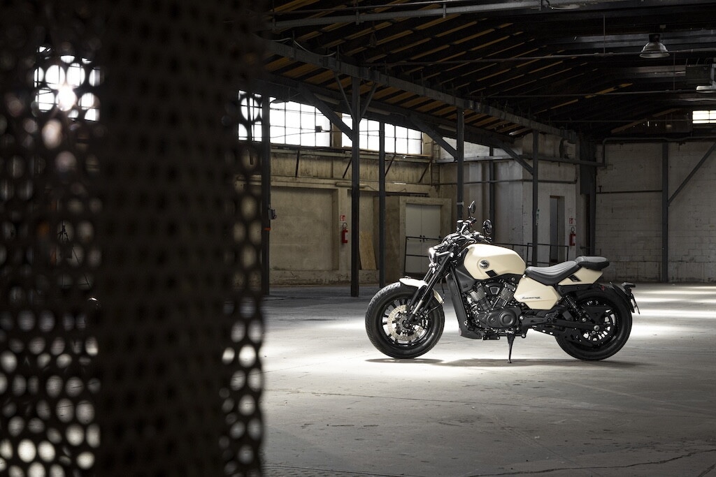 Benelli Leoncino Bobber 400: le foto dello stile custom secondo Pesaro