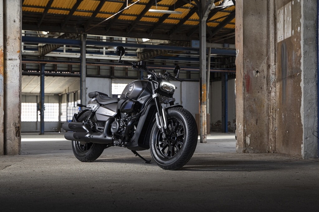 Benelli Leoncino Bobber 400: le foto dello stile custom secondo Pesaro