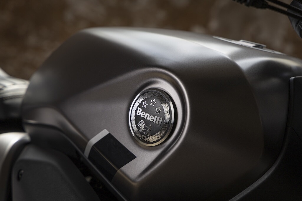 Benelli Leoncino Bobber 400: le foto dello stile custom secondo Pesaro