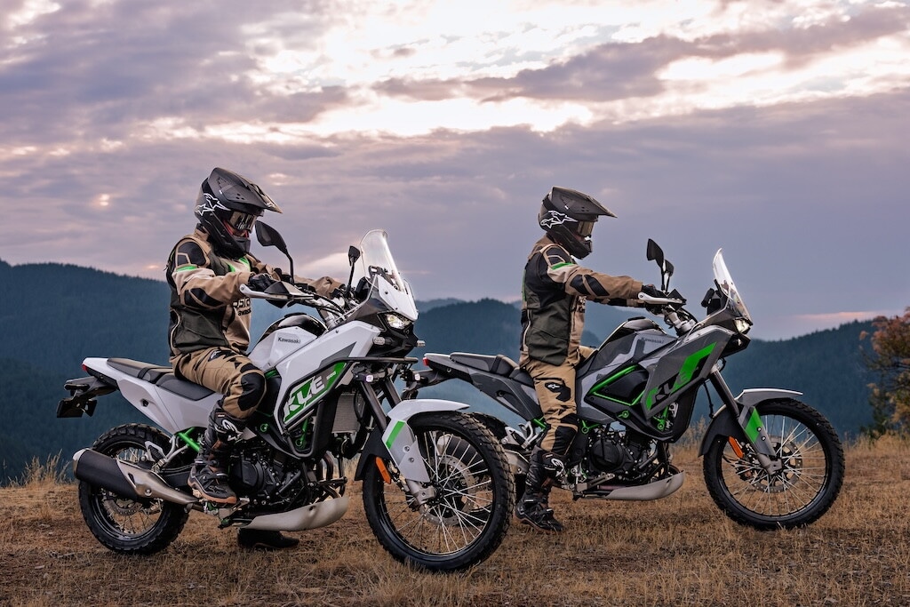 Kawasaki KLE500 2026: l’avventura alla portata di tutti. Anche per patenti A2