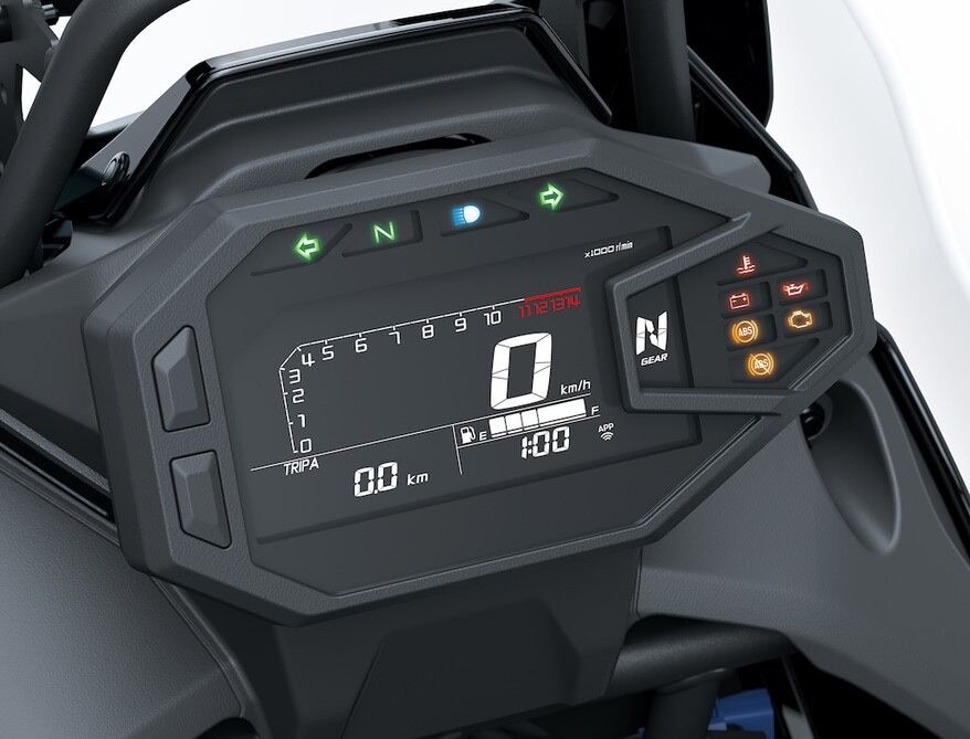 Kawasaki, il ritorno alle origini dell’avventura con la KLE500 2026: le foto