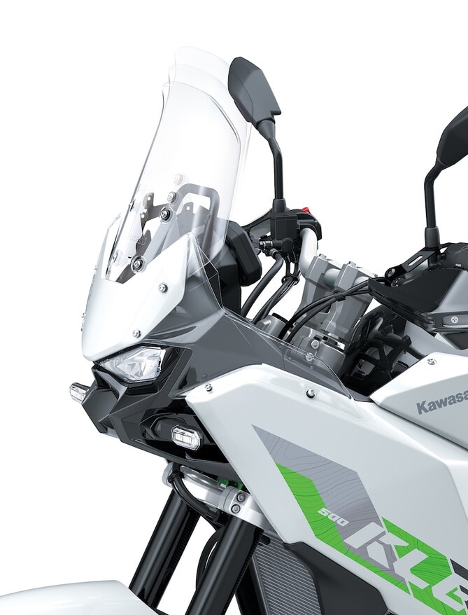 Kawasaki, il ritorno alle origini dell’avventura con la KLE500 2026: le foto