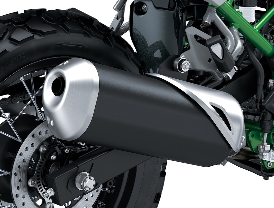 Kawasaki, il ritorno alle origini dell’avventura con la KLE500 2026: le foto