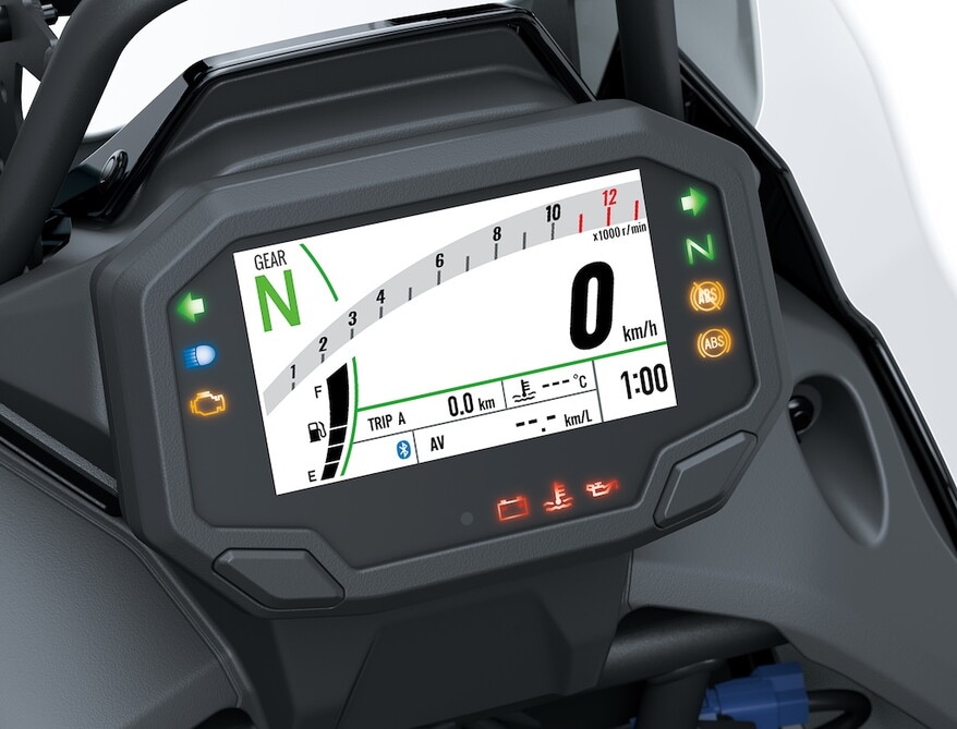 Kawasaki, il ritorno alle origini dell’avventura con la KLE500 2026: le foto