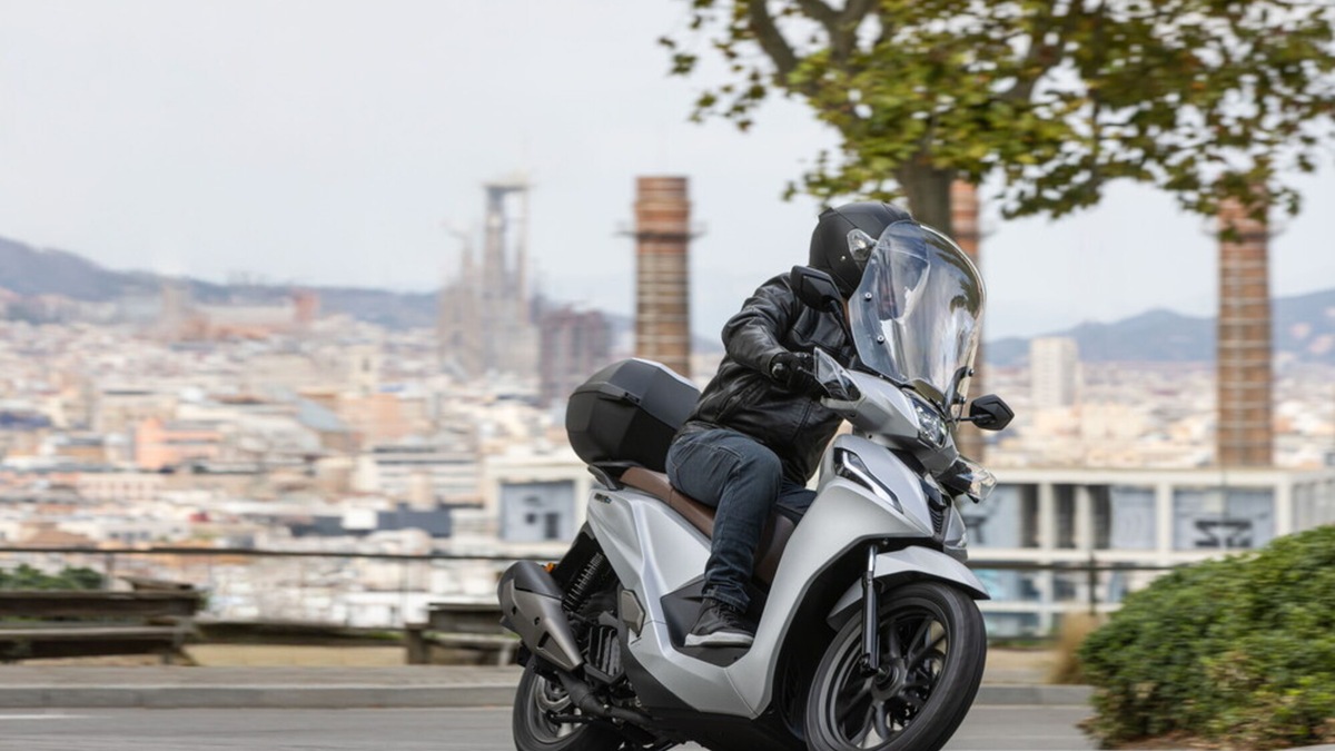 Kymco People R Hybrid: le foto