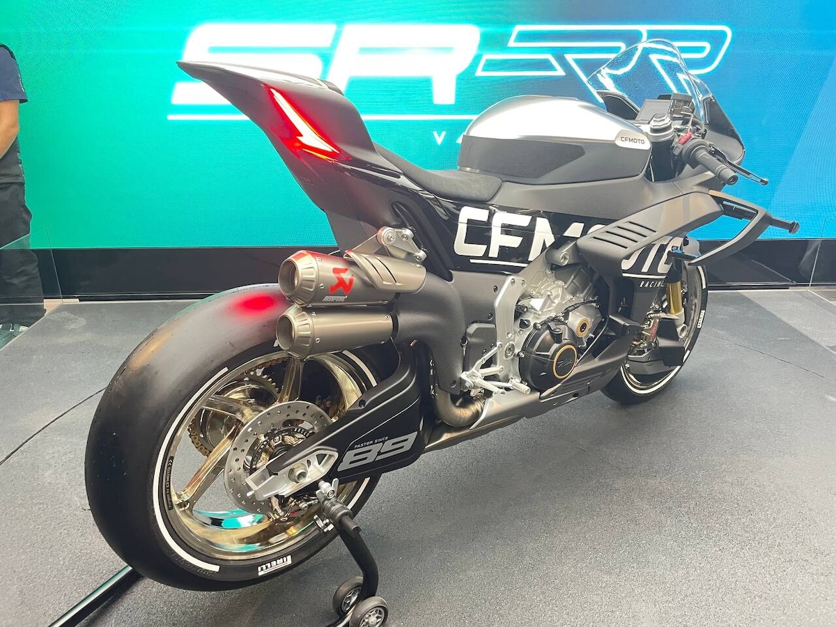 CFMOTO svela il concept della prossima SR-RR V4 ad EICMA 2025: le foto