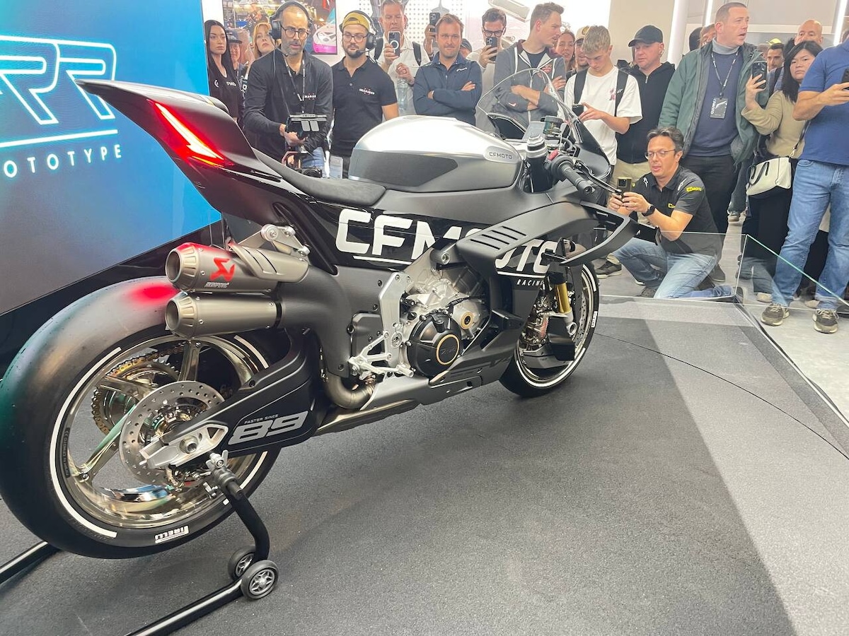 CFMOTO svela il concept della prossima SR-RR V4 ad EICMA 2025: le foto