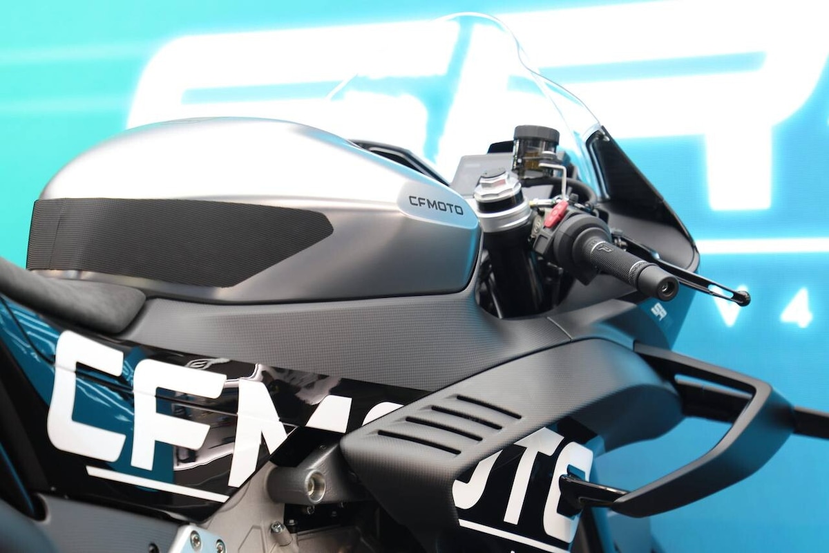 CFMOTO svela il concept della prossima SR-RR V4 ad EICMA 2025: le foto