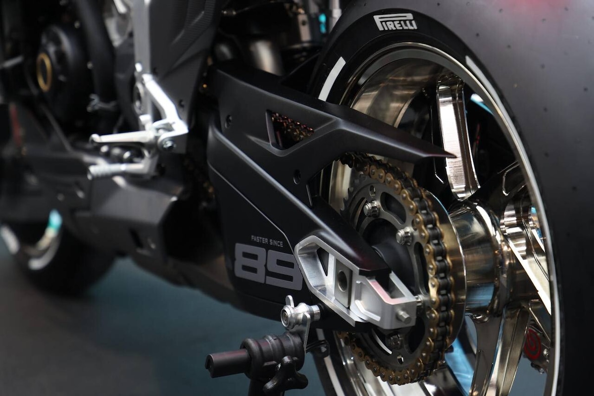 CFMOTO svela il concept della prossima SR-RR V4 ad EICMA 2025: le foto