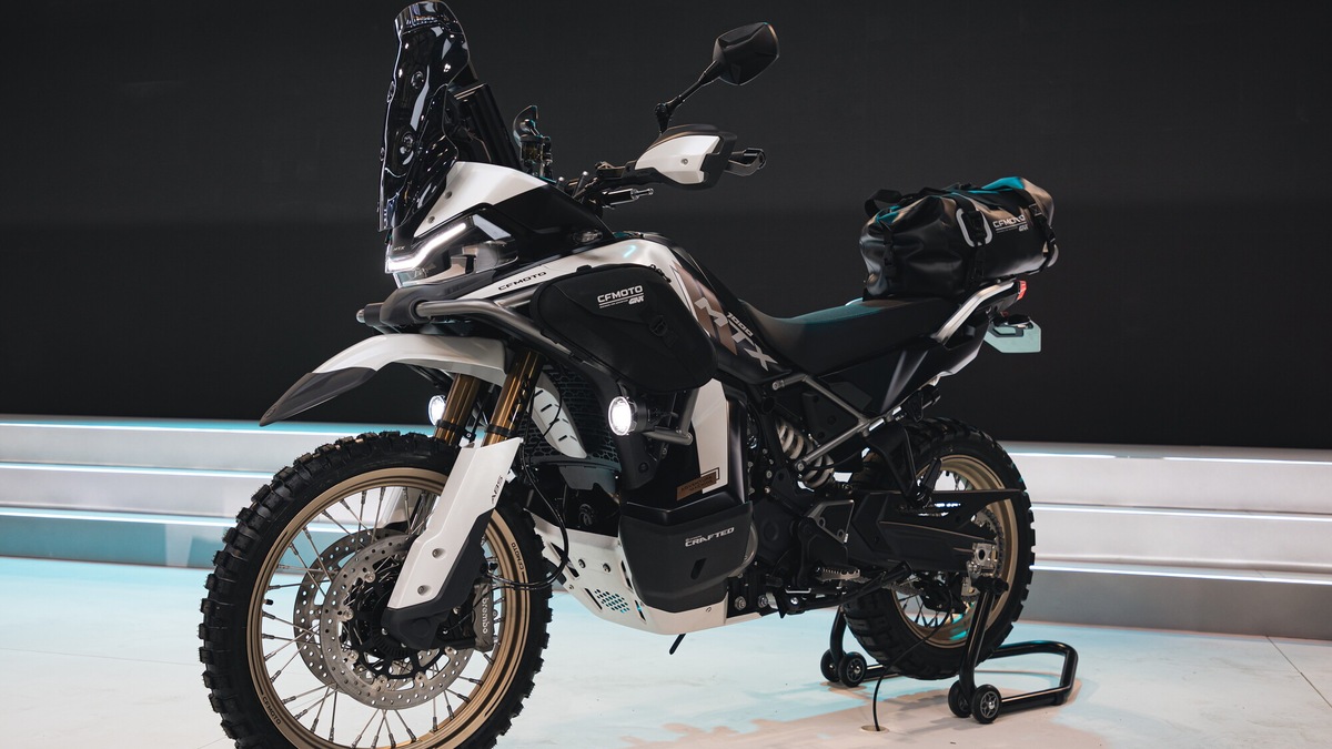 CFMOTO: a EICMA 2025 arriva la 1000MT-X
