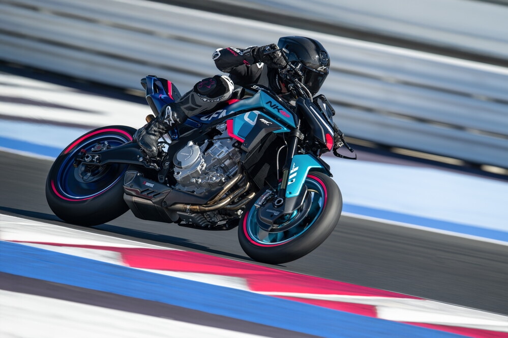 CFMOTO 675NK GP: le foto 2026