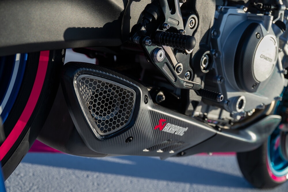 CFMOTO 675NK GP: le foto 2026