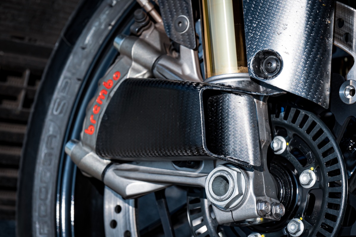 Aprilia Tuono V4 Factory 1100: focus sui dettagli | FOTO