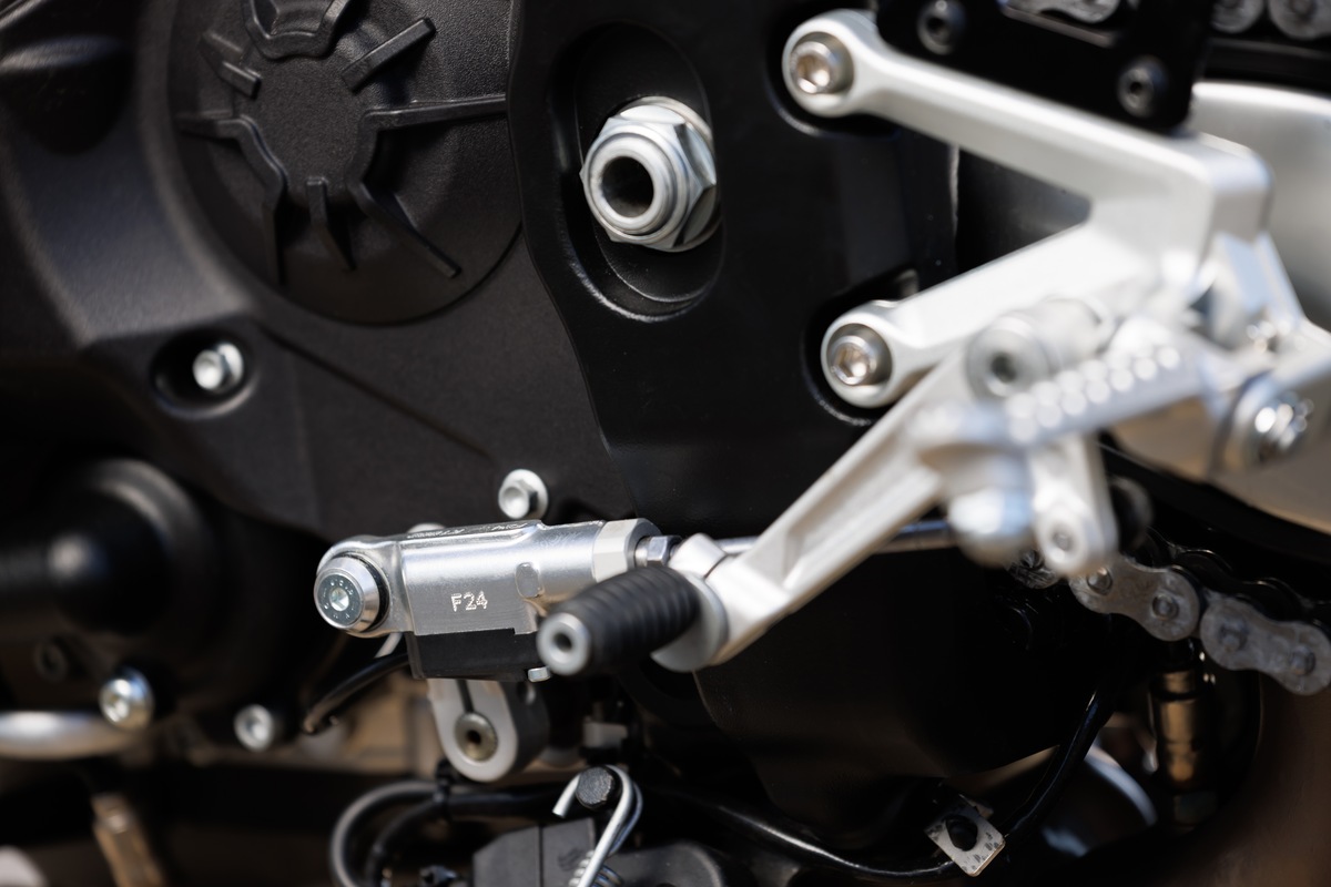 Aprilia Tuono V4 Factory 1100: focus sui dettagli | FOTO