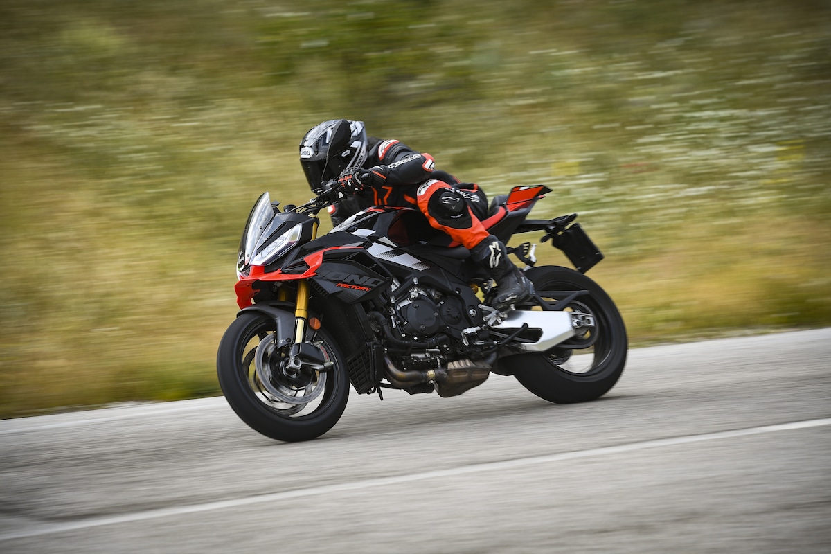 Aprilia Tuono V4 Factory 1100: per chi è (e per chi non è)