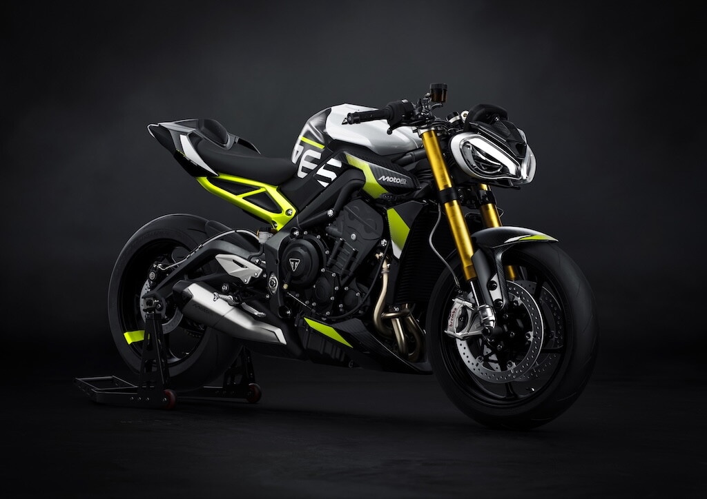 Triumph, le foto della Street Triple 765 Moto2 Edition: ispirazione racing in soli 1.000 esemplari