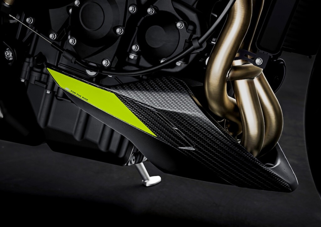 Triumph, le foto della Street Triple 765 Moto2 Edition: ispirazione racing in soli 1.000 esemplari