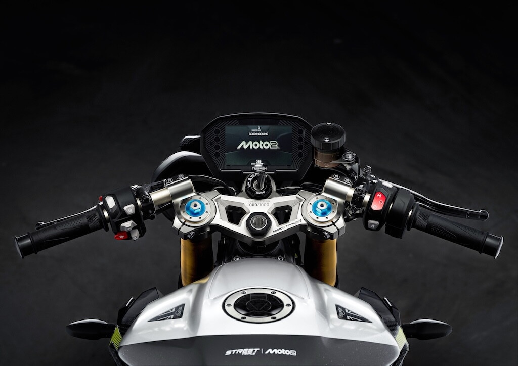 Triumph, le foto della Street Triple 765 Moto2 Edition: ispirazione racing in soli 1.000 esemplari