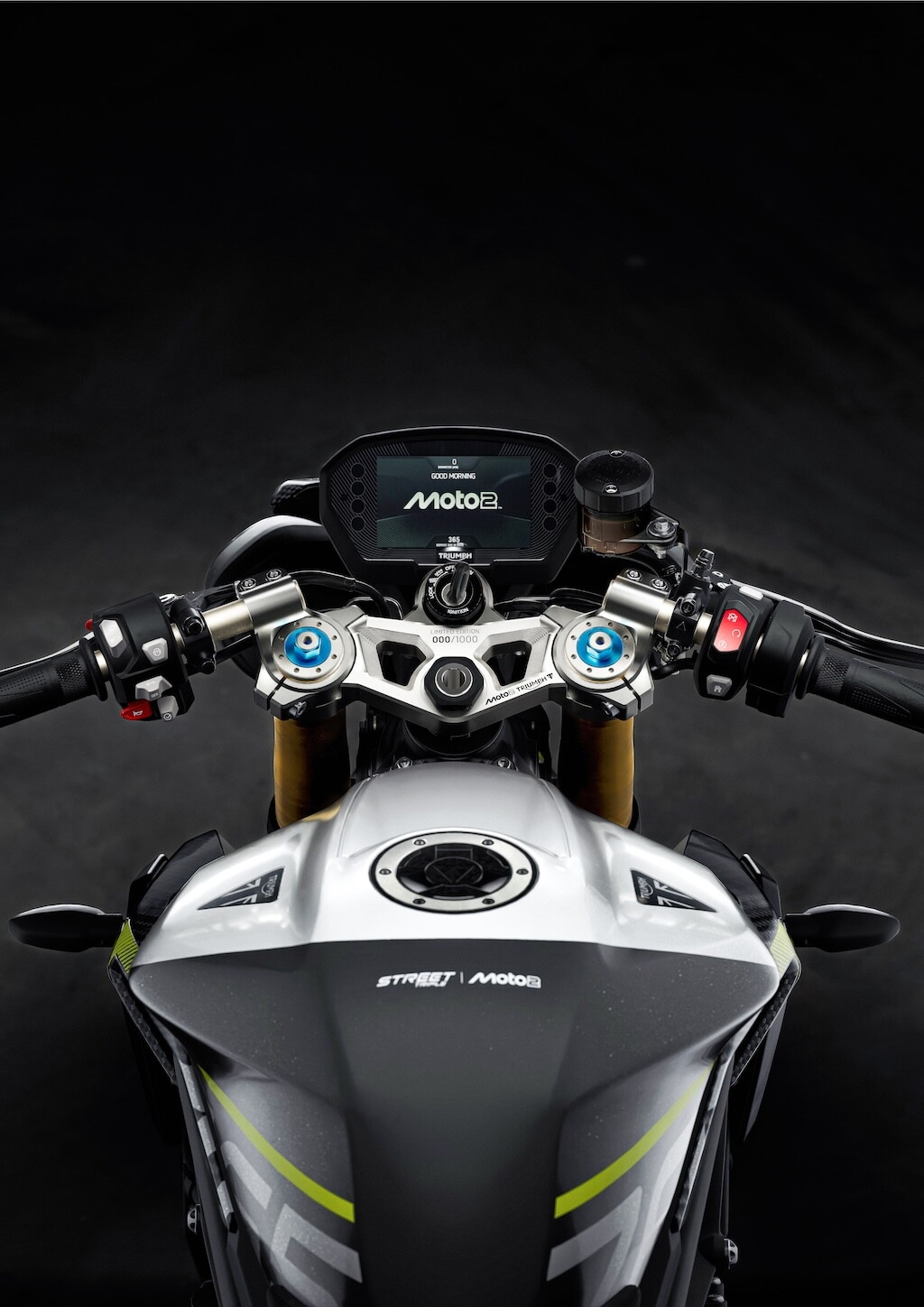 Triumph, le foto della Street Triple 765 Moto2 Edition: ispirazione racing in soli 1.000 esemplari