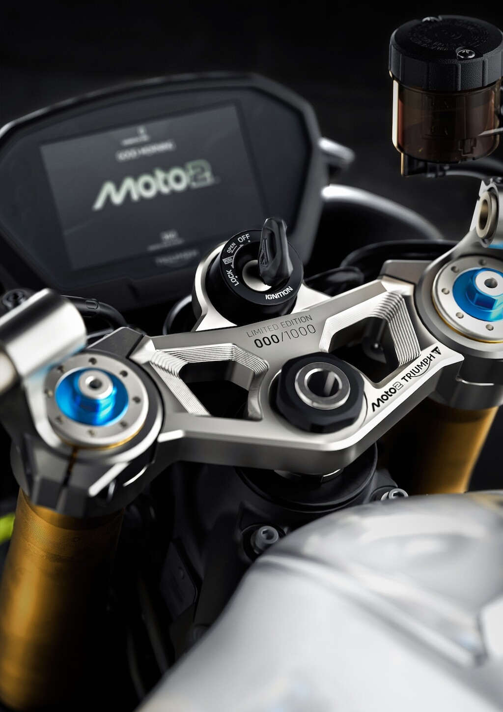 Triumph, le foto della Street Triple 765 Moto2 Edition: ispirazione racing in soli 1.000 esemplari