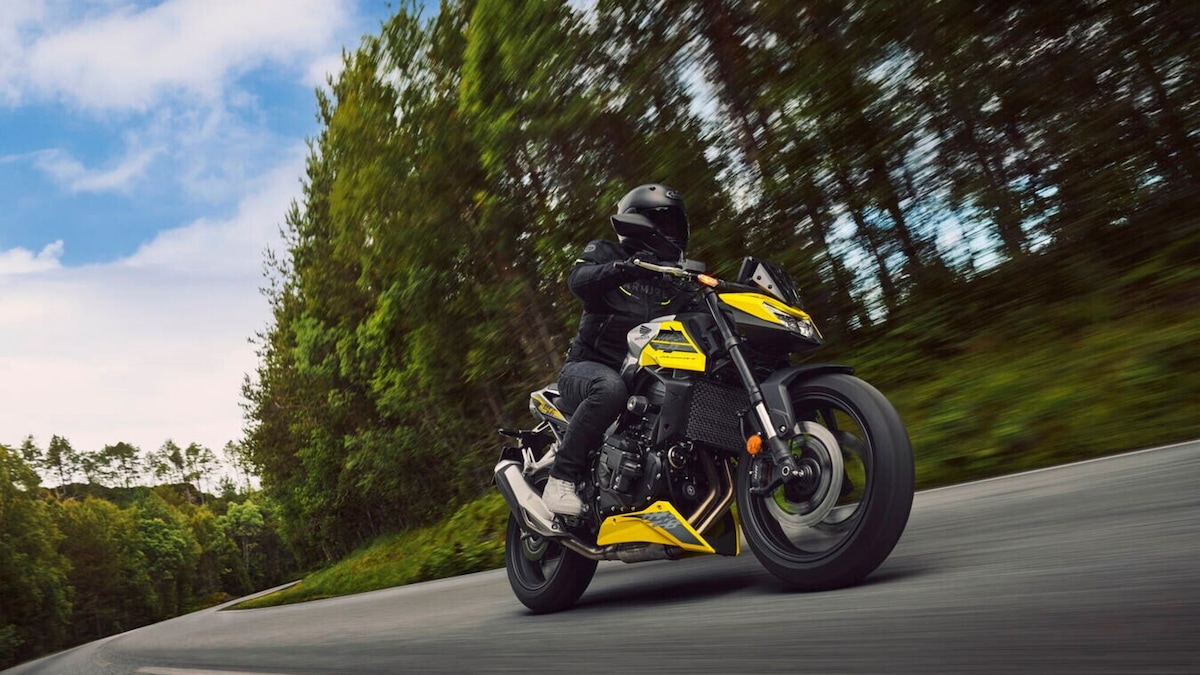 Honda CB750 Hornet: le immagini della versione 2026