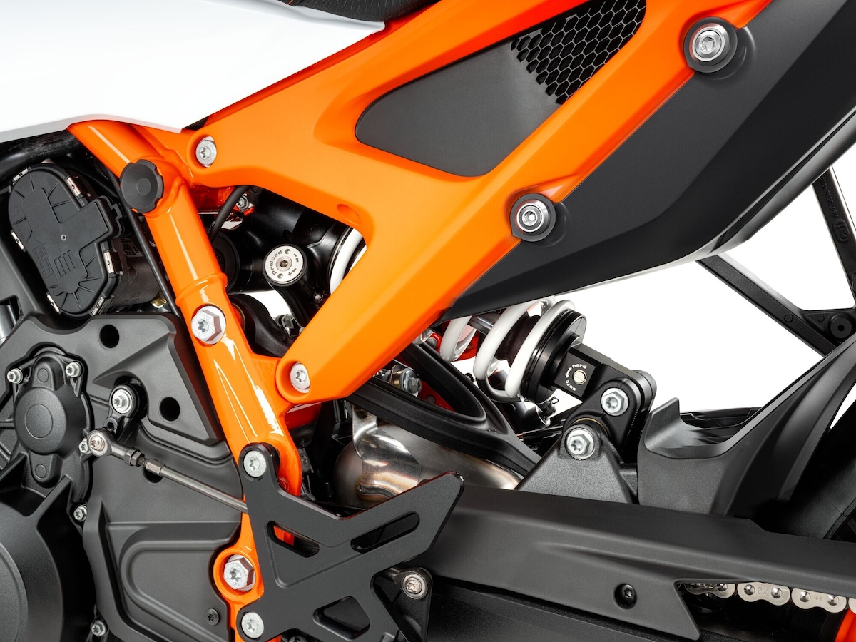 KTM 990 Duke R 2026 - Le foto