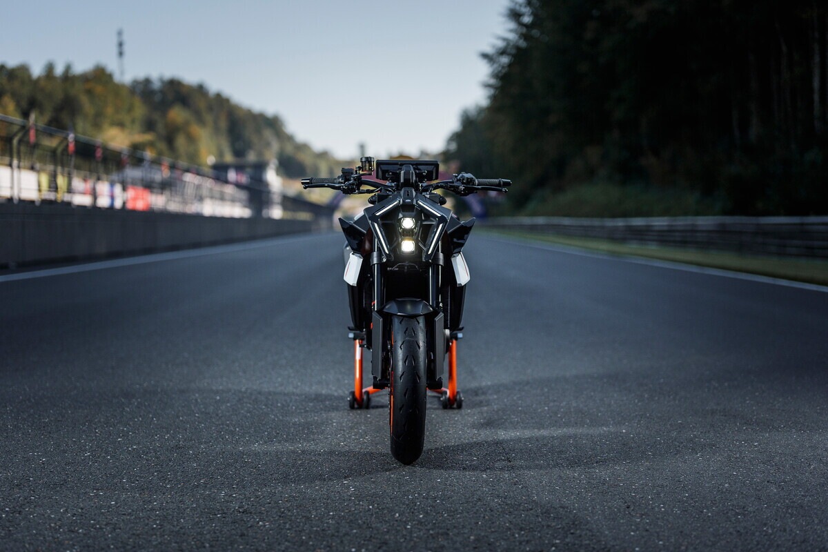 KTM 990 Duke R 2026 - Le foto