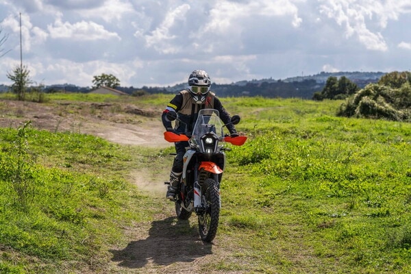 KTM 390 Adventure R: le foto del test