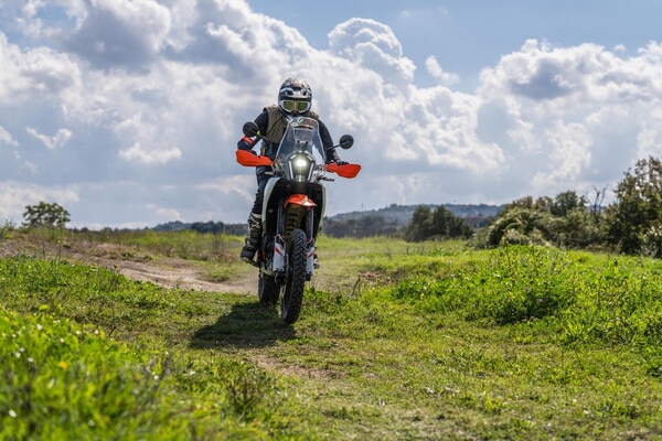 KTM 390 Adventure R: le foto del test