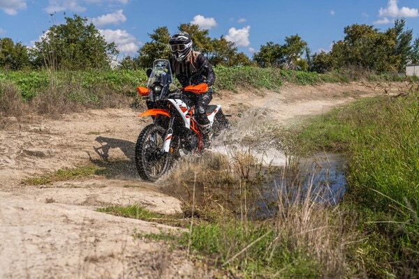 KTM 390 Adventure R: le foto del test