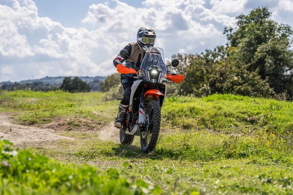 KTM 390 Adventure R: le foto del test