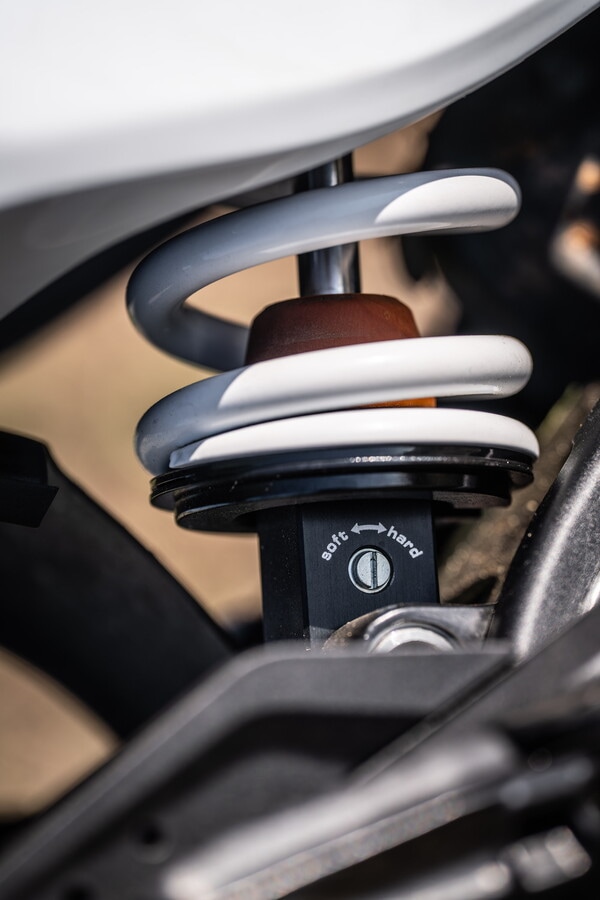 KTM 390 Adventure R: focus sui dettagli | FOTO