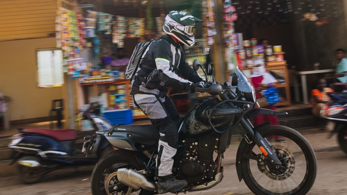 Viaggio in India, tra caos, colori e contrasti senza tempo: le foto