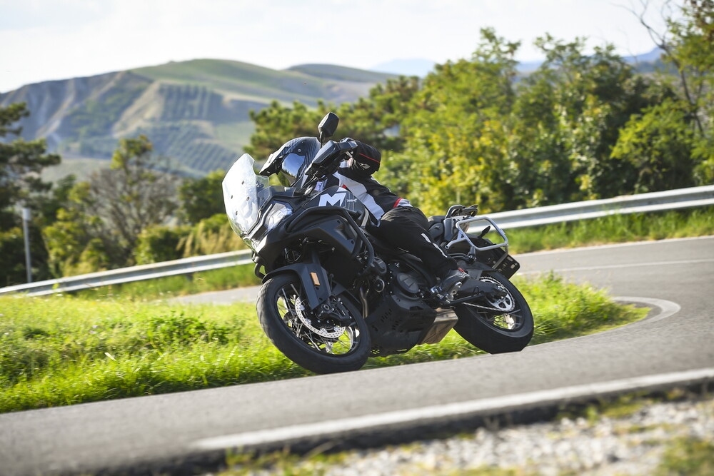 CFMOTO 700MT ADV: le foto della "Comparativa crossover cinesi"