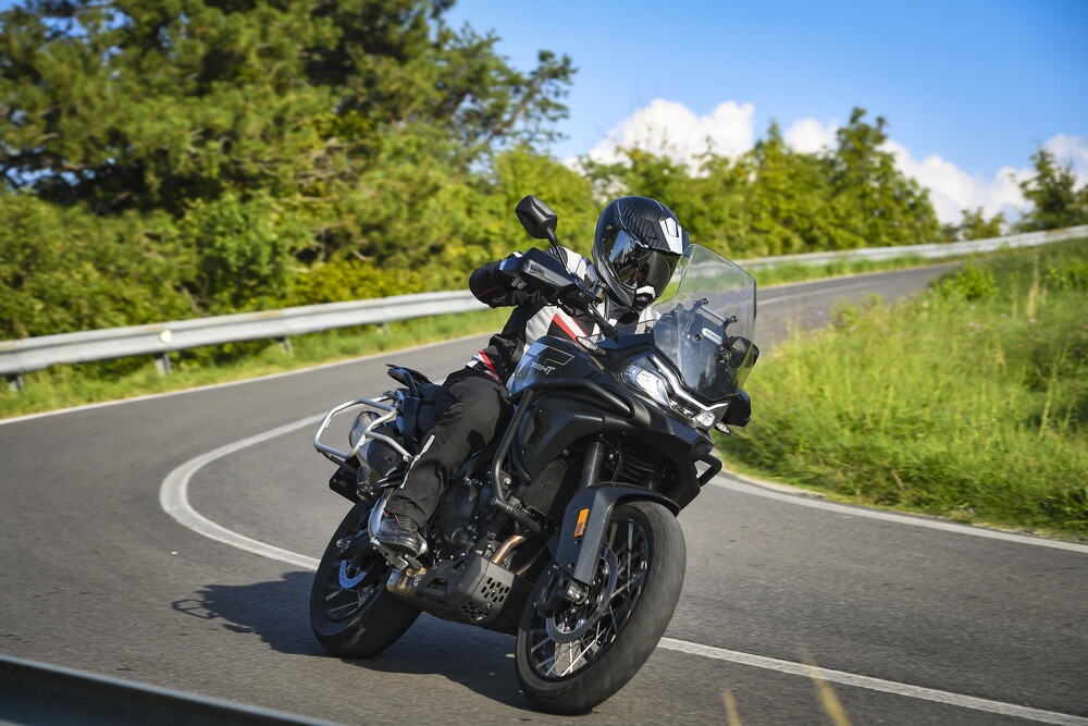 CFMOTO 700MT ADV: le foto della "Comparativa crossover cinesi"