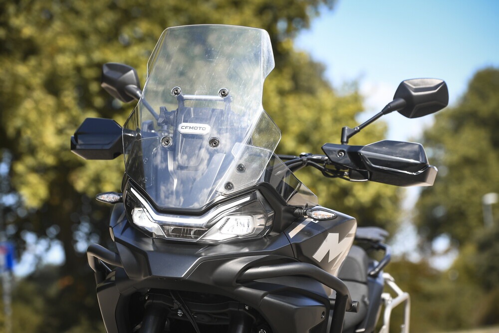 CFMOTO 700MT ADV: le foto della "Comparativa crossover cinesi"