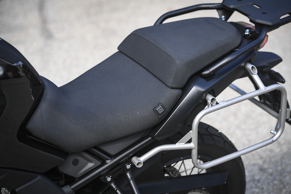 CFMOTO 700MT ADV: le foto della "Comparativa crossover cinesi"