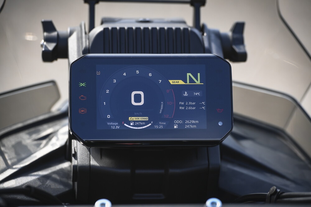 CFMOTO 700MT ADV: le foto della "Comparativa crossover cinesi"