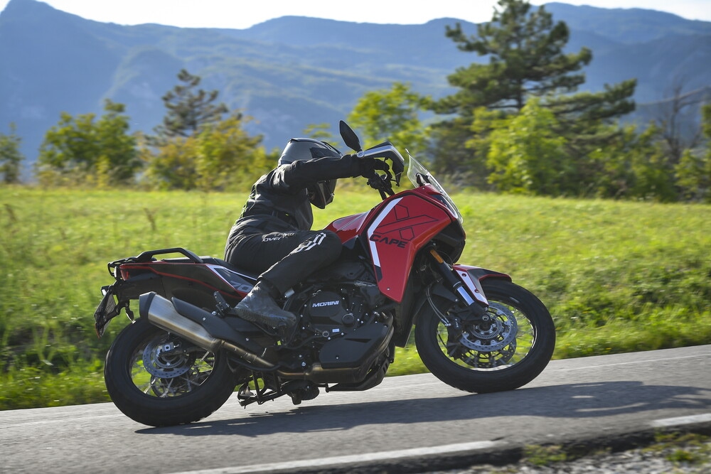 Moto Morini X-Cape 700: le foto della "Comparativa crossover cinesi"