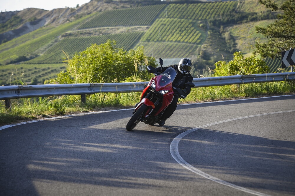 Moto Morini X-Cape 700: le foto della "Comparativa crossover cinesi"