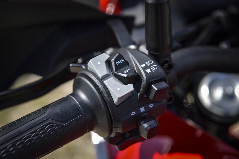 Moto Morini X-Cape 700: le foto della "Comparativa crossover cinesi"